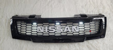 Load image into Gallery viewer, NISSAN FRONTIER 2005-2008 GRILL WHITE NISSAN V2